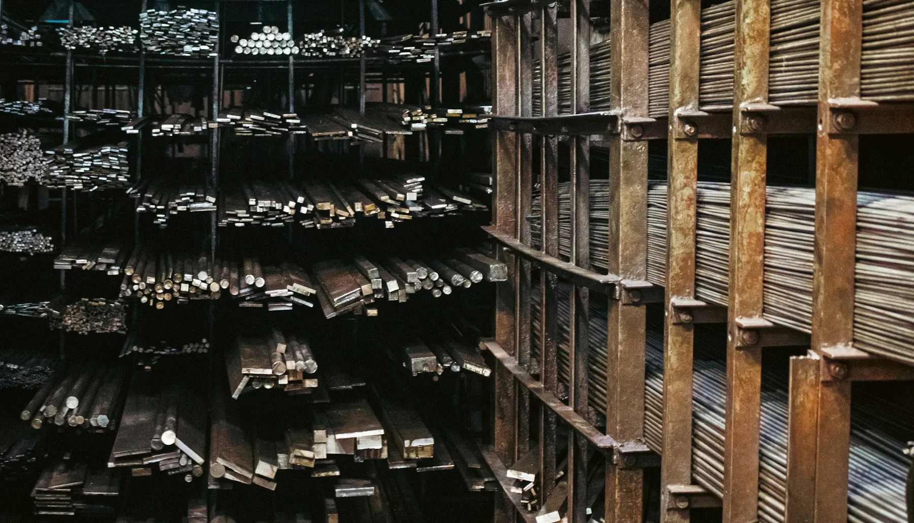 Hot Work Tool Steel steel rounds and flats stored for industrial RFQs